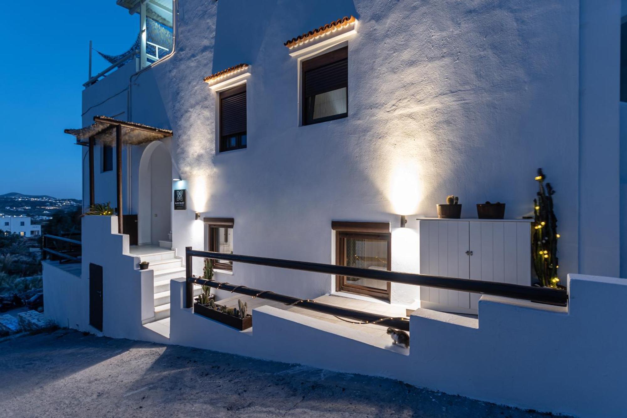 Black Velvet Agkidia Exterior photo
